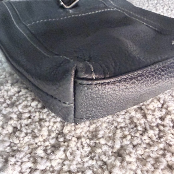 The Sak Black Leather Crossbody Bag – Minimalist Everyday - Picture 10 of 11